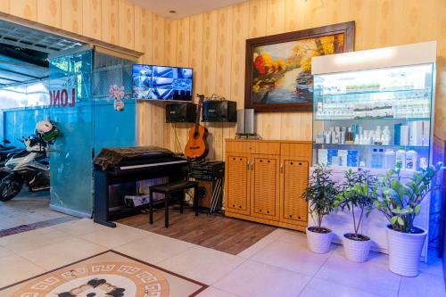 Aqua Long Son Hotel