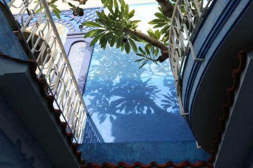 Aquarizon Boutique Hostel & City Bar