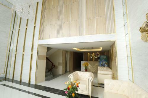 Luxury Hotel