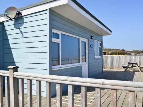 Whelk Cabin