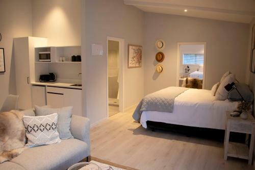 Hostal Triple Two Omaha