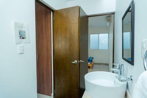 Casa Familiar Con Areas Verdes, Centrica, Wifi Rapido