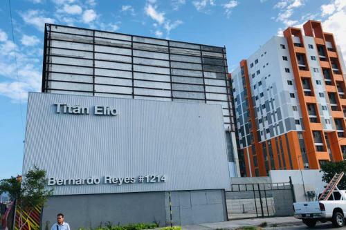 Apartamento Monterrey Living Centro El Titan Piso 6