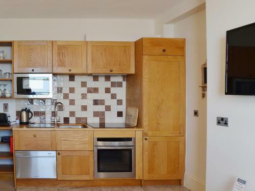Apartment 6