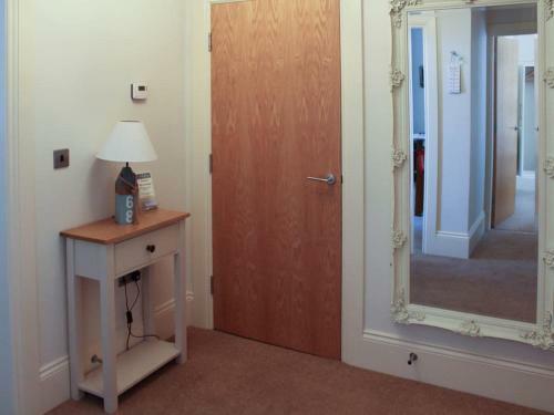 Apartment 6