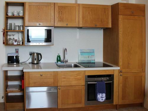 Apartment 6