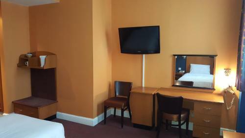 Chatsworth Hotel