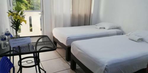 Hostal Room In Guest Room - Standard Room With Two Single Beds