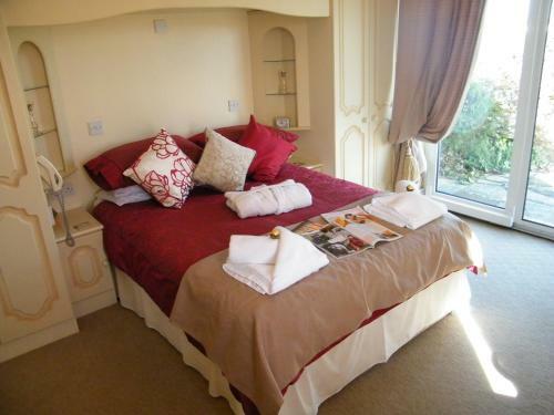 Bed & Breakfast Eastcote Luxury Guest House