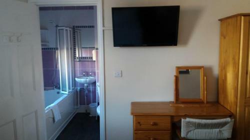 Hostal Cedar Lodge Hotel
