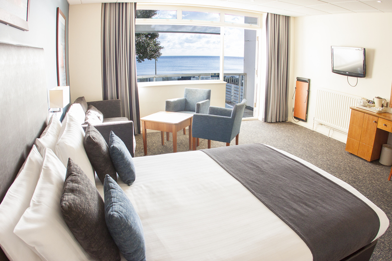 Sandbanks Hotel
