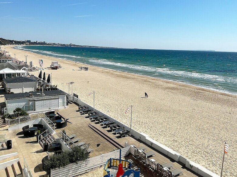 Sandbanks Hotel