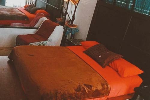 Casa R�stica Con Cochera Privada