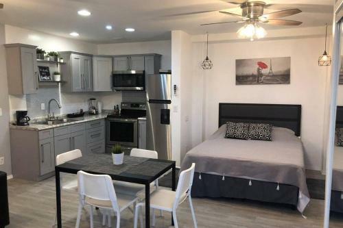 New 2 Bedroom Luxury Apartment -great Location -modern