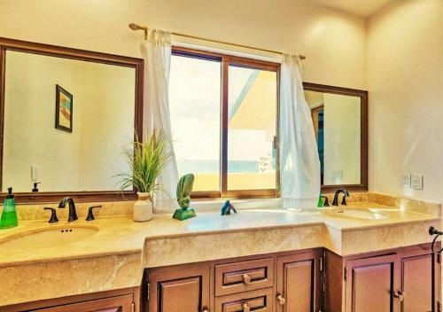 Apartamento Right On The Beach! Ocean Front 2 Story Penthouse