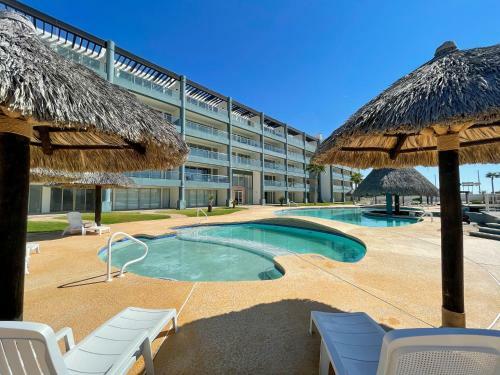 Apartamento Stylish Luxe Condo With Ocean View And Pools