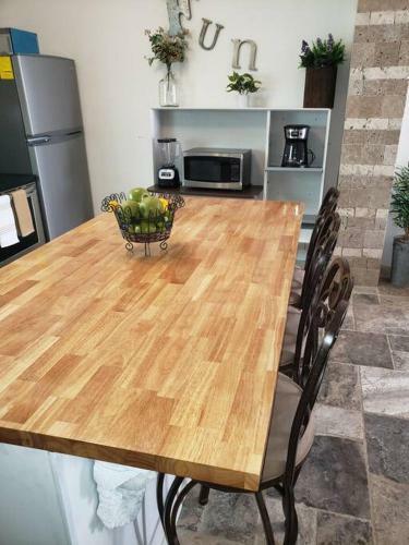 Apartamento Brothers Townhouse. Puero Pe�asco, Centro