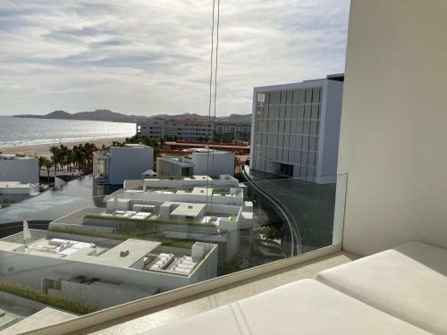 Sublime Oceanfront Viceroy 2bd Condo