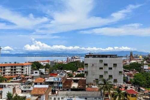 Apartamento Luxe Puerto Vallarta Condo, Steps From It All