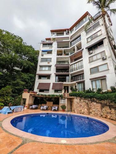 Apartamento 2 Bed/2 Bath Condo W/stunning Ocean Views & Pool