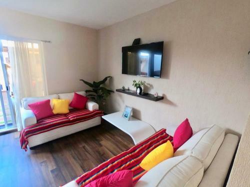 Jacuzzi Home, Holidays