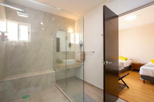 Jacuzzi Home, Holidays