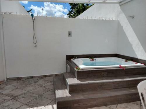 Dream House Jacuzzi