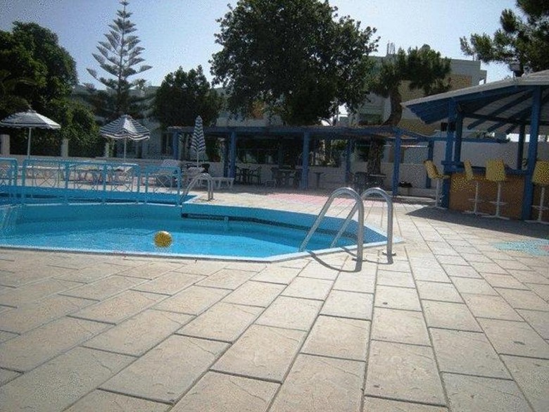 Summer Dream Hotel
