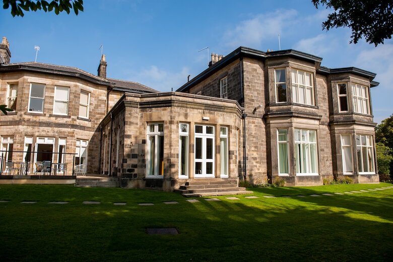 Hotel Halifax Hall