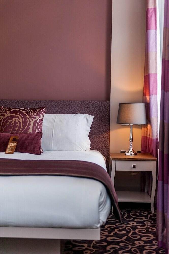 Hotel Halifax Hall