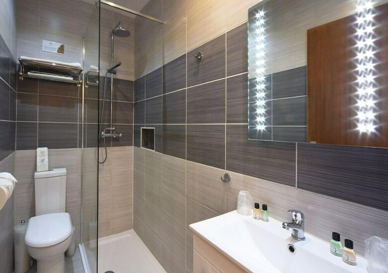 Hostal Torbay Court Hotel