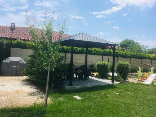Hostal Karia Apartments
