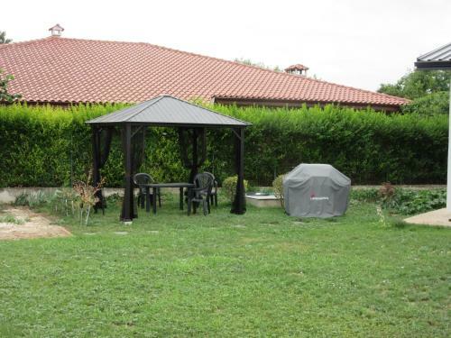 Hostal Karia Apartments