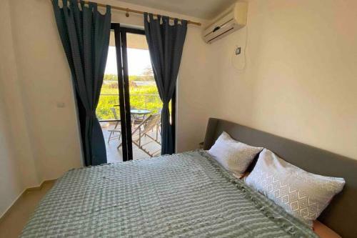 Seaview Dreamy Apartment With A Pool And Garden