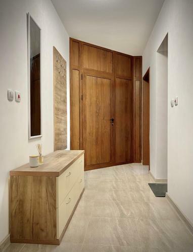 Top Location Apartment With 2bath & Parking For 6 Guests