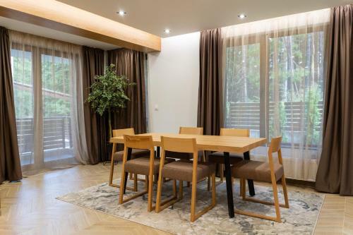 103 Alpine Hotel