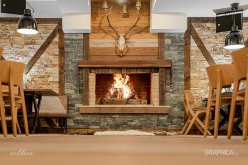103 Alpine Hotel