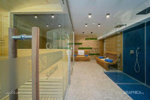 103 Alpine Hotel