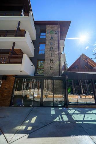 103 Alpine Hotel