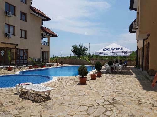 Carolmike Oasis Beach Apartment Kamchia Reserve