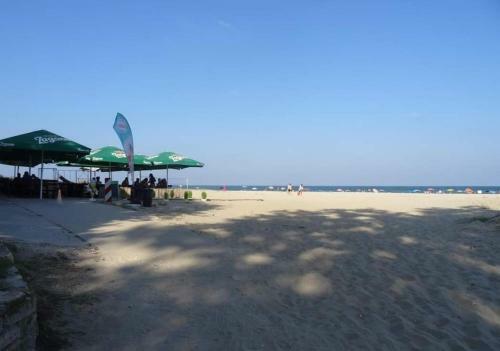 Carolmike Oasis Beach Apartment Kamchia Reserve