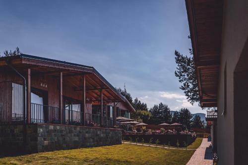 Villa Dakota Forest Retreat