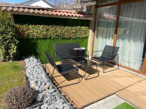 Hostal R34 Guest House