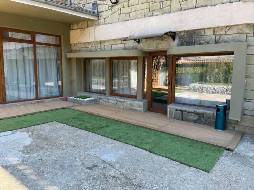 Hostal R34 Guest House