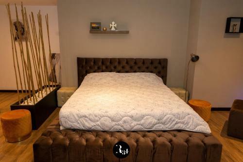 Hostal R34 Guest House