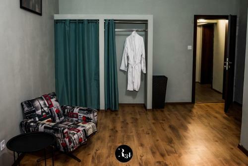 Hostal R34 Guest House