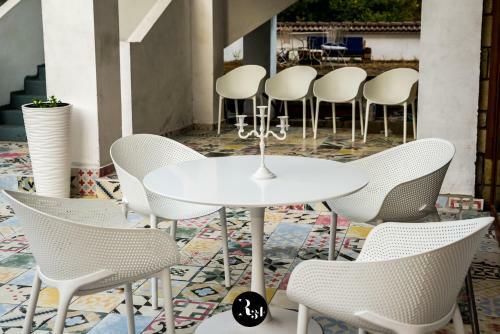 Hostal R34 Guest House