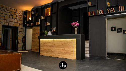 Hostal R34 Guest House