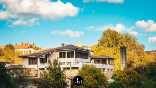 Hostal R34 Guest House