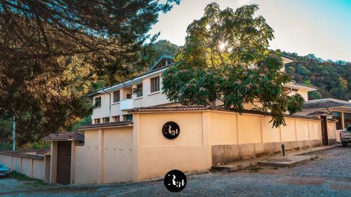 Hostal R34 Guest House